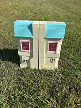 Load image into Gallery viewer, Loving Family Folding dollhouse vintage 1993

