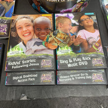 Load image into Gallery viewer, Cave Quest:Following Jesus the Light of the World VBS Ultimate Starter Kit &amp; Digital-Religion (Group Publishing)
