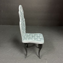 Load image into Gallery viewer, Thronecoming Briar Beauty Chair
