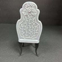 Load image into Gallery viewer, Thronecoming Briar Beauty Chair
