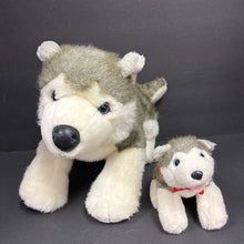 Load image into Gallery viewer, Magnetic Siberian Husky Mom Dog w/Puppy Battery Operated

