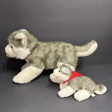 Load image into Gallery viewer, Magnetic Siberian Husky Mom Dog w/Puppy Battery Operated
