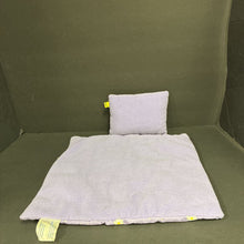 Load image into Gallery viewer, Flower Blanket &amp; Pillow Set
