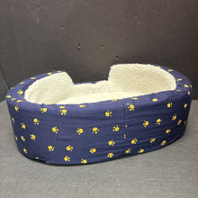 Load image into Gallery viewer, Paw Print Pet Bed
