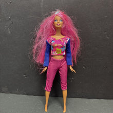 Load image into Gallery viewer, Doll in Flower Top &amp; Pants
