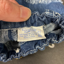 Load image into Gallery viewer, Frayed Denim Shorts
