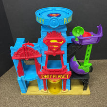 Load image into Gallery viewer, Imaginext Super Friends Superman &amp; Batman Super Hero Flight City Gotham City/Daily Planet Battery Operated
