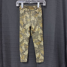 Load image into Gallery viewer, Leaf Leggings
