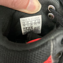 Load image into Gallery viewer, Girls Own the Game 2.0 Basketball Shoes
