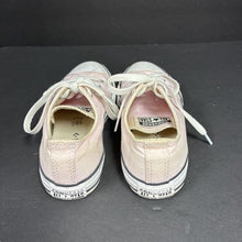 Load image into Gallery viewer, Girls Low Top Sneakers

