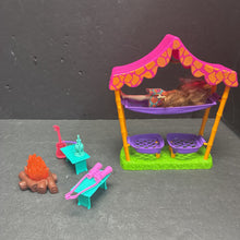 Load image into Gallery viewer, Savannah Sleepover Playset w/Griselda Giraffe Doll
