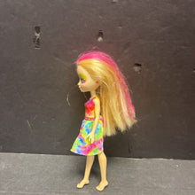 Load image into Gallery viewer, Peeki Parrot Doll
