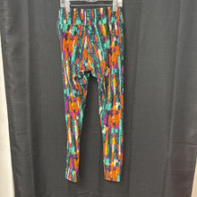 Load image into Gallery viewer, Patterned Leggings
