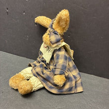 Load image into Gallery viewer, Artisan Series Daisey Collectible Bunny
