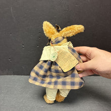 Load image into Gallery viewer, Artisan Series Daisey Collectible Bunny
