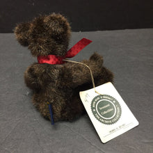 Load image into Gallery viewer, Archive Collection Derry O&#39; Beary Collectible Bear
