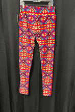 Load image into Gallery viewer, Patterned Leggings
