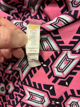 Load image into Gallery viewer, Geometric Pattern Leggings
