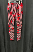 Load image into Gallery viewer, Heart Leggings
