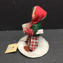 Load image into Gallery viewer, Mobilitee Christmas Caroler Doll 1985 Vintage Collectible (Annalee)
