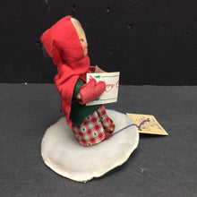 Load image into Gallery viewer, Mobilitee Christmas Caroler Doll 1985 Vintage Collectible (Annalee)
