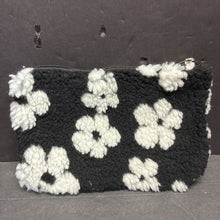 Load image into Gallery viewer, Fuzzy Flower Pouch Bag (NEW)

