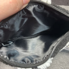 Load image into Gallery viewer, Fuzzy Flower Pouch Bag (NEW)
