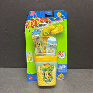 Banana Licious Finger Skateboards w/Sneakers (NEW)