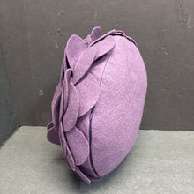 Load image into Gallery viewer, Flower Pillow
