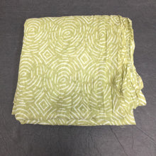 Load image into Gallery viewer, Girls Patterned Scarf (2 Chic)
