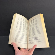 Load image into Gallery viewer, Masterminds (Gordon Korman) -series paperback
