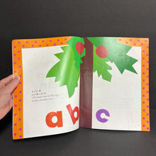 Load image into Gallery viewer, Chicka Chicka Boom Boom (Bill Martin Jr &amp; John Archambault) (Aladdin Picture Books) -paperback
