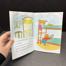 Load image into Gallery viewer, The Berenstain Bears' Sleepover (I Can Read Level 1) -character reader paperback
