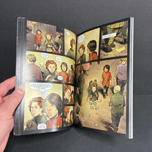 Load image into Gallery viewer, The City of Ember: The Graphic Novel (Jeanne DuPrau &amp; Dallas Middaugh) -chapter paperback
