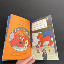 Load image into Gallery viewer, The Big White Ghost (Clifford the Big Red Dog: Big Red Reader Level 1) (Gail Herman &amp; Norman Bridwell) -character reader paperback
