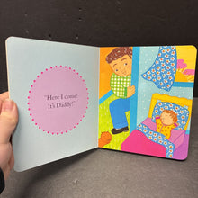 Load image into Gallery viewer, Daddy Hugs (Karen Katz) (Family) -board
