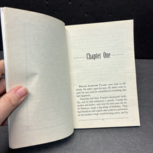Load image into Gallery viewer, Mr. Tucket (Gary Paulsen) (The Tucket Adventures) -series paperback
