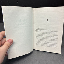 Load image into Gallery viewer, Molly's Story: A Dog's Purpose (W. Bruce Cameron) -series paperback
