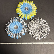 Load image into Gallery viewer, 3pk Daisy Flower Rhinestone Hairbow Clips
