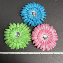 Load image into Gallery viewer, 3pk Daisy Flower Rhinestone Hairbow Clip
