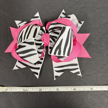 Load image into Gallery viewer, Exotic Print Hairbow Clip
