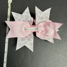Load image into Gallery viewer, Exotic Print Hairbow Clip
