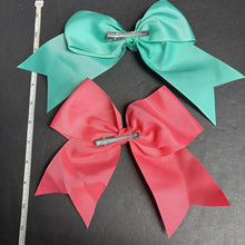 Load image into Gallery viewer, 2pk Solid Hairbow Clips
