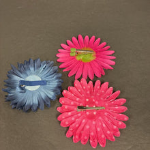 Load image into Gallery viewer, 3pk Flower Hairbow Clips
