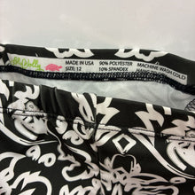 Load image into Gallery viewer, 90% Polyester 10% Spandex Damask Leggings (NEW)
