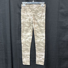 Load image into Gallery viewer, 90% Polyester 10% Spandex Camo Leggings (NEW)
