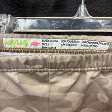 Load image into Gallery viewer, 90% Polyester 10% Spandex Camo Leggings (NEW)
