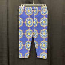 Load image into Gallery viewer, 90% Polyester 10% Spandex Patterned Capri Leggings (NEW)
