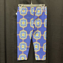 Load image into Gallery viewer, 90% Polyester 10% Spandex Patterned Capri Leggings (NEW)
