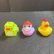 Load image into Gallery viewer, 3pk Bath Ducks
